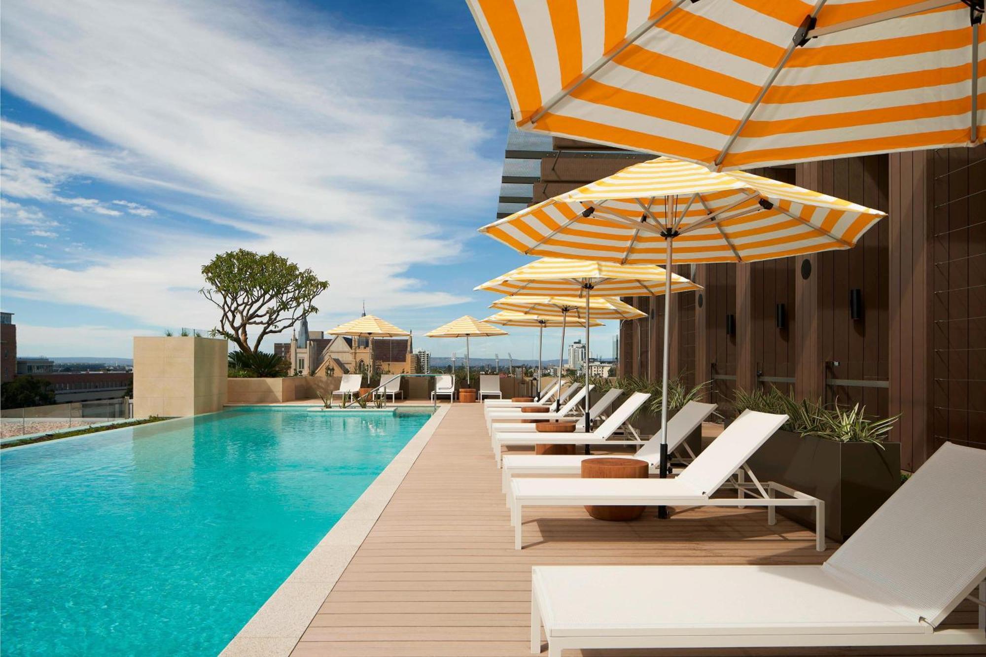 The Westin Perth Hotell Eksteriør bilde The rooftop pool at The Standard, East Village