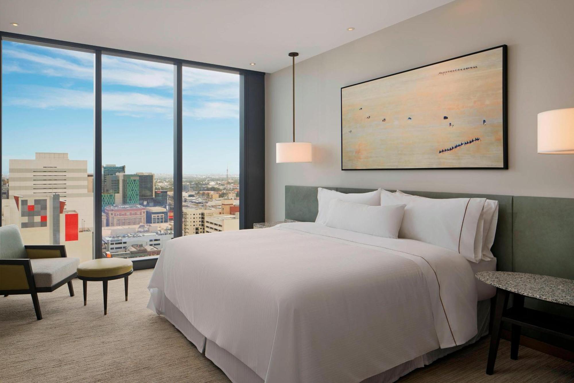The Westin Perth Hotell Eksteriør bilde A guest room at the hotel